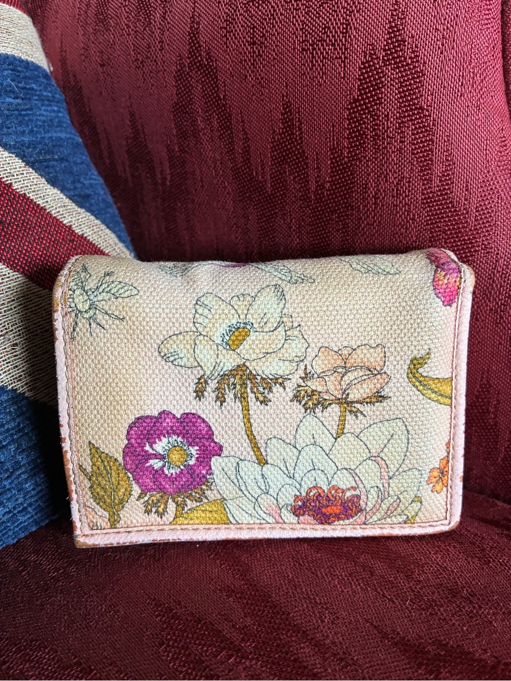 Gucci Floral GG Marmot Canvas Wallet in Pastel Pink and Multicolor - Picture 12 of 16